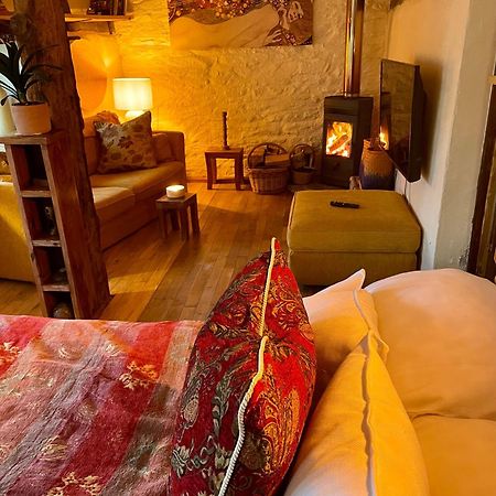 Delightful French Rustic Studio Jumilhac-le-Grand Bagian luar foto