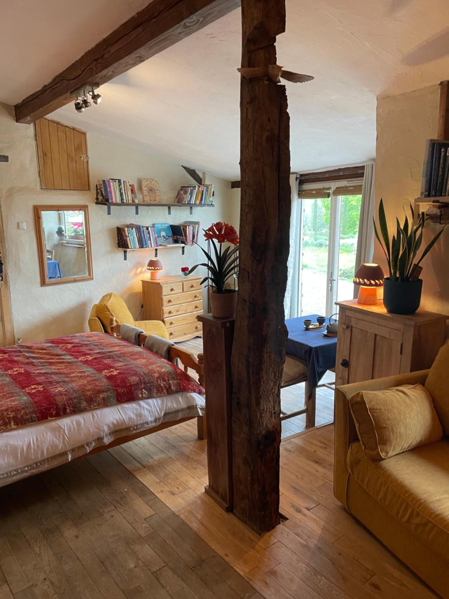 Delightful French Rustic Studio Jumilhac-le-Grand Bagian luar foto