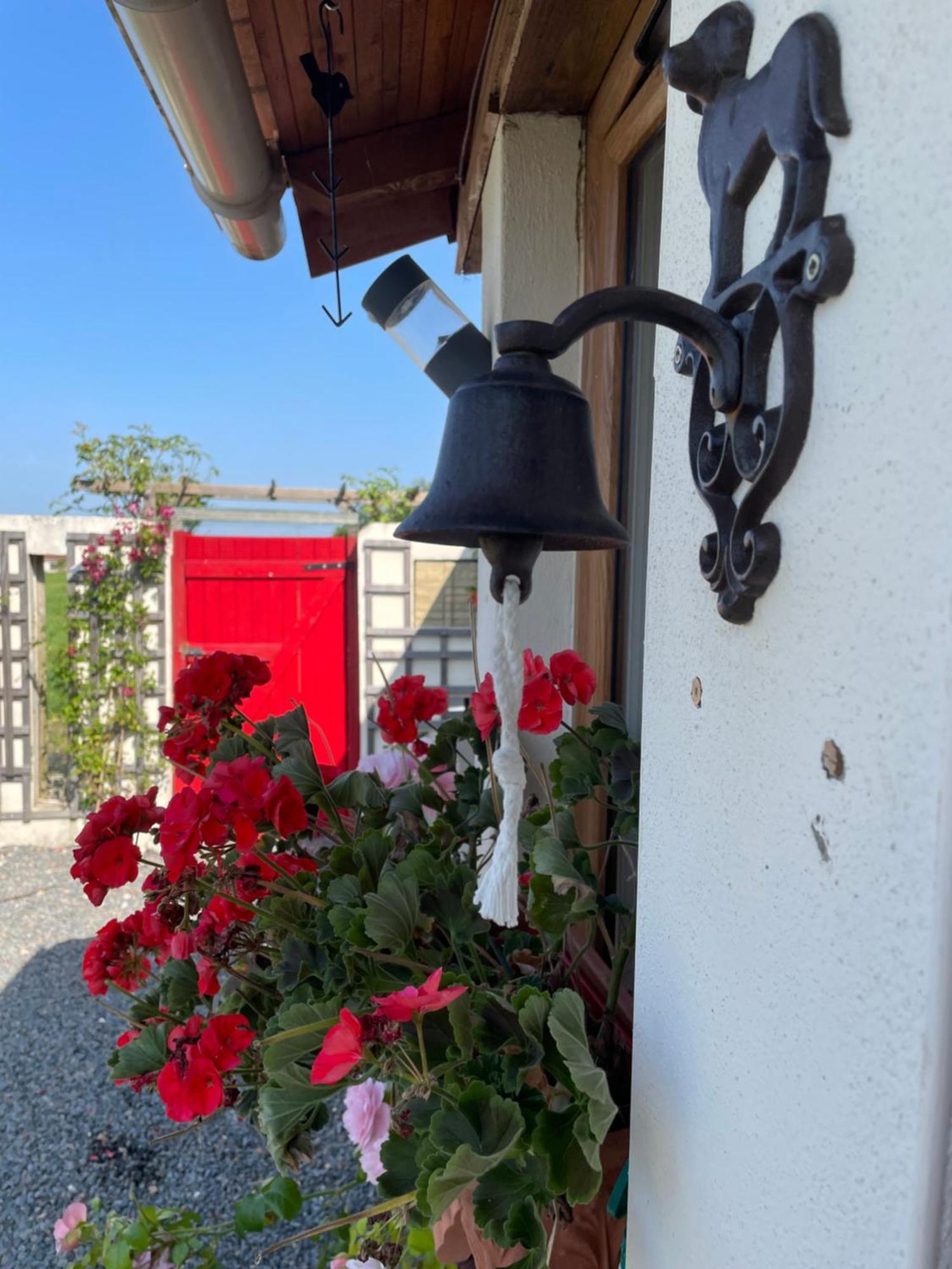 Delightful French Rustic Studio Jumilhac-le-Grand Bagian luar foto