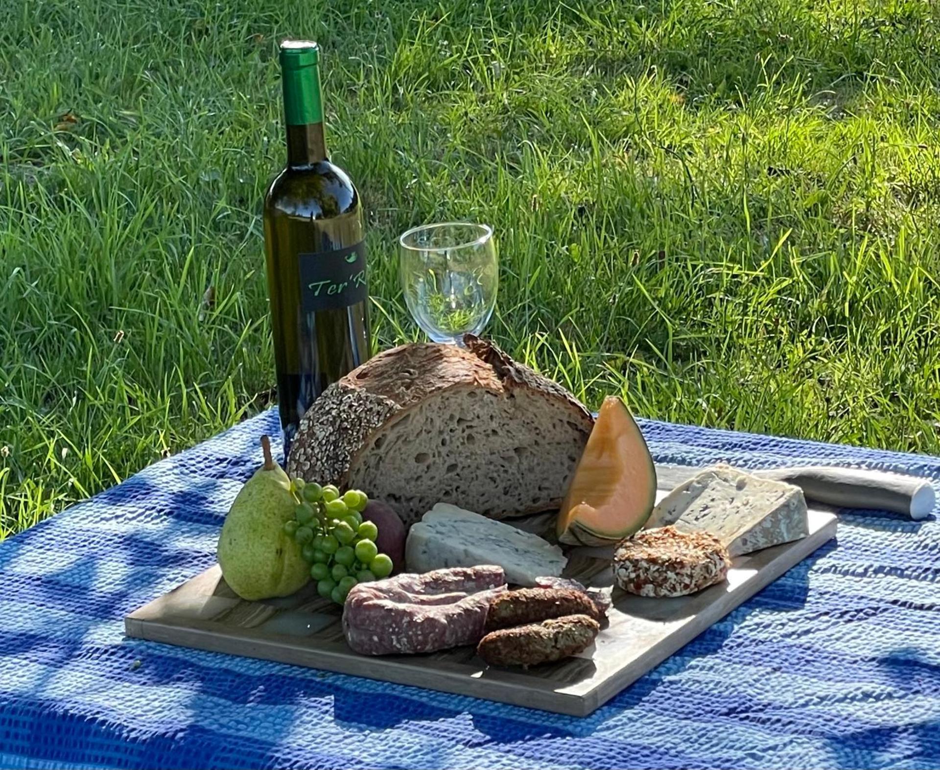 Delightful French Rustic Studio Jumilhac-le-Grand Bagian luar foto